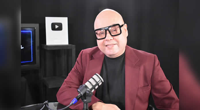 PACO VALDÉS apoyando a los GRUPEROS INMORTALES @lachicuela.com