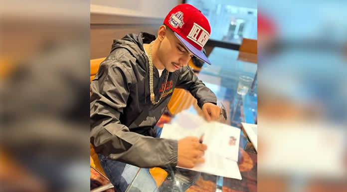 DEL RECORDS firma contrato exclusivo con el Rey De La Cumbia Bélica YAHIR SALDIVAR