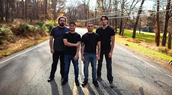 La banda de rock estadounidense THE PHOENIX WITHIN lanza un nuevo y poderoso sencillo ABUSO