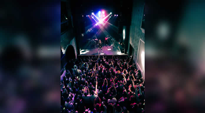 ELA TAUBERT ofrece un show inolvidable en su primer concierto con entradas agotadas en México
