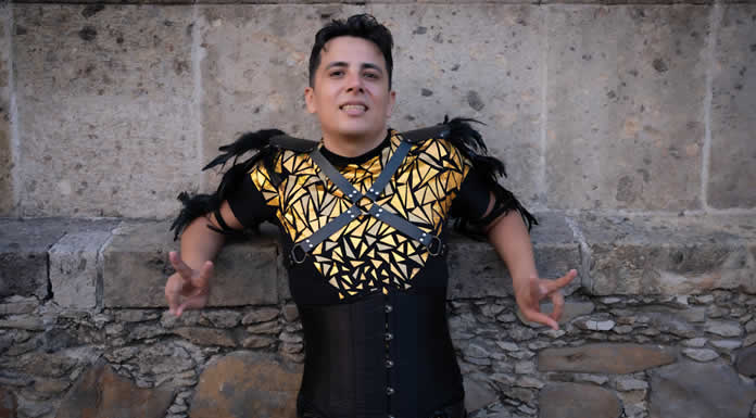 NÉSTOR FLY un ícono controvertido y apasionado de la COMUNIDAD LGBT