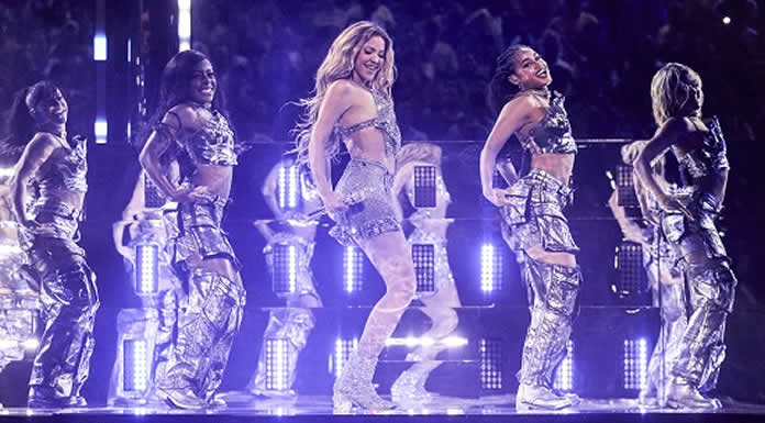 SHAKIRA deslumbra en la final de la COPA AMÉRICA USA 2024™