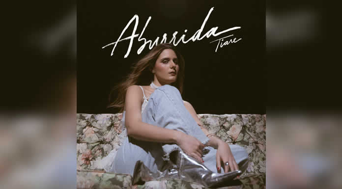 TIARE presenta “ABURRIDA” el amor como un eterno (y peligroso) retorno