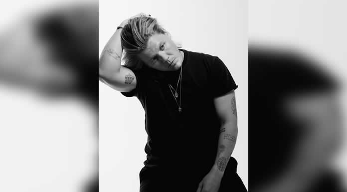 CONRAD SEWELL presenta su nuevo sencillo DIFFERENT KIND OF LOVE