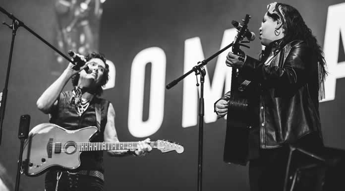 VIVIR QUINTANA Y CAIFANES entonan “CANCIÓN SIN MIEDO” ante 65 mil mexicanos en libertad y resistencia