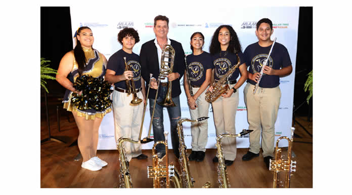 CARLOS VIVES participó en el programa LATIN GRAMMY EN LAS ESCUELAS