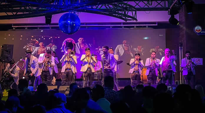 El romanticismo de BANDA PATRIA CHICA en “DIME CUÁNTO ME FALTÓ”