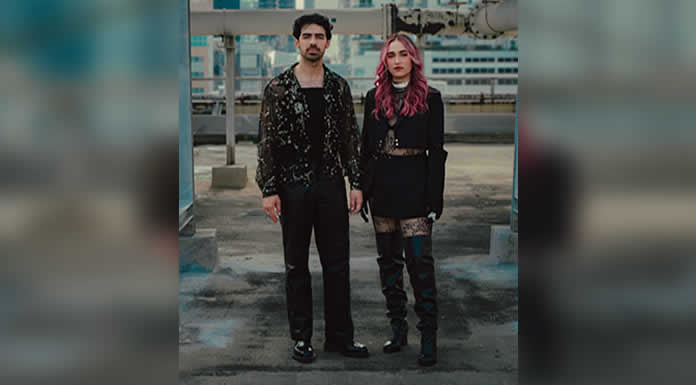 Tras su emocionante debut en LATIN GRAMMY® ELA TAUBERT Y JOE JONAS lanzan el video oficial del remix “¿CÓMO PASÓ”