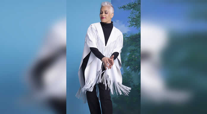 EUGENIA LEÓN lanza el tema YA NO LLORES