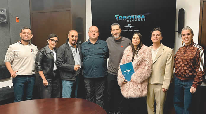 MAJO AGUILAR comienza el 2025 con la renovación de su contrato con su familia FONOVISA