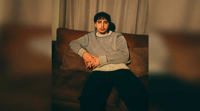 JULIO CAESAR presenta “CHOCOLATE” la nueva canción del cantautor que hará derretir corazones
