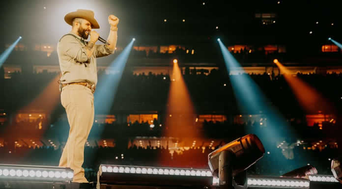 CARÍN LEÓN conquista los CHARTS DE BILLBOARD con “EL AMOR DE MI HERIDA”