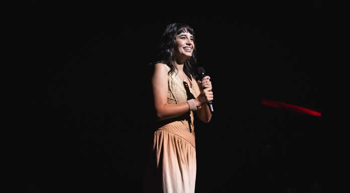 MAURA NAVA deslumbra como artista invitada de CARLOS RIVERA en el JAMES L. KNIGHT CENTER de MIAMI