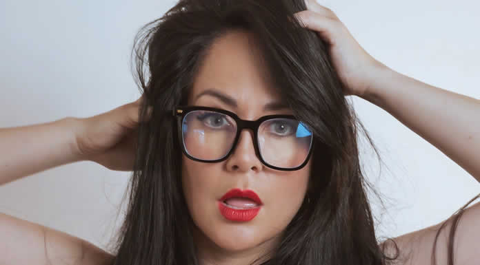 CANDELA REYES la venezolana que conquista la industria del entretenimiento con autenticidad, sensualidad y propósito