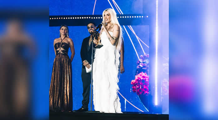ELENA ROSE es galardonada con los premios “MEJOR ARTISTA POP” Y “COMPOSITORA DEL AÑO” en los PREMIOS HEAT (1)