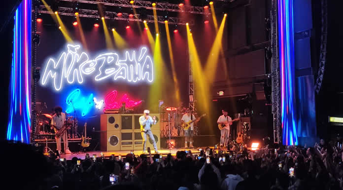 MIKE BAHÍA paso por Colombia con su tour “SURF N’ SALSA” y un show inolvidable en Bogotá (1)