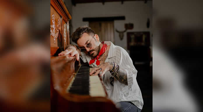 RAMÓN FERNÁNDEZ honra la dinastİa de su abuelo, VICENTE FERNÁNDEZ, con un DEBUT poderoso, moderno y a su propio estilo