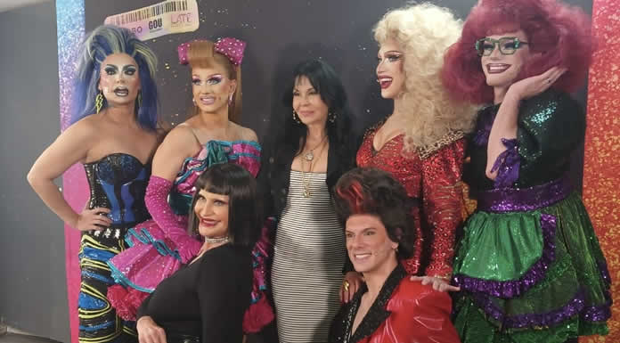 MARÍA CONCHITA ALONSO Madrina de MENTIDRAGS el Musical Celebran 300 funciones y su tercer aniversario (1)