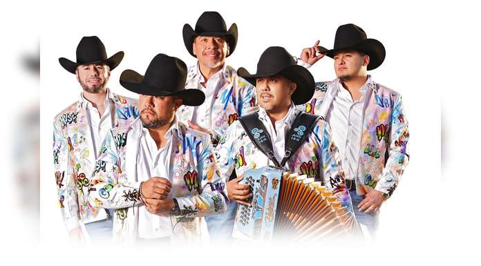 LA MAQUINARIA NORTEÑA son THE MEAN MACHINE