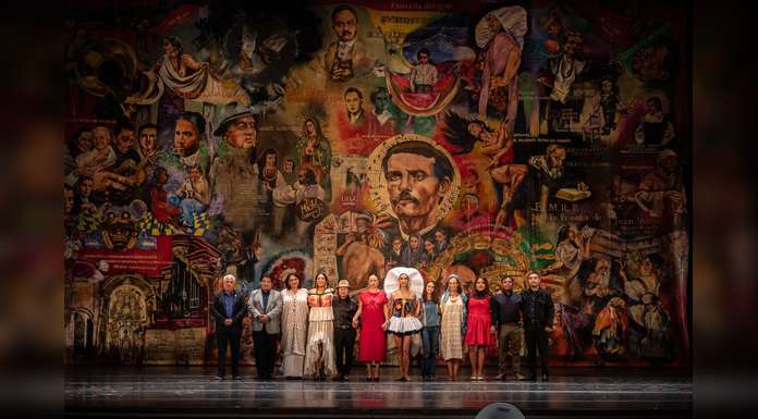 Oaxaca se viste de gala Un nuevo telón para el TEATRO MACEDONIO ALCALÁ