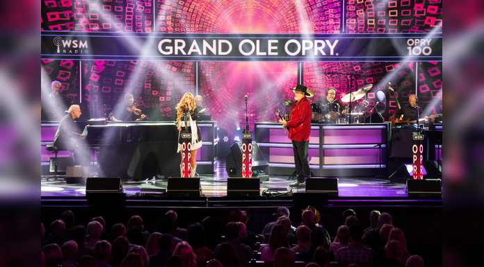 ANA CRISTINA CASH deslumbra en el CENTENARIO del GRAND OLE OPRY