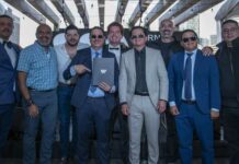 LOS ALEGRES DEL BARRANCO firman CON WARNER MUSIC MÉXICO y anuncian su nuevo sencillo “DE LOS DIENTES PA’ FUERA”