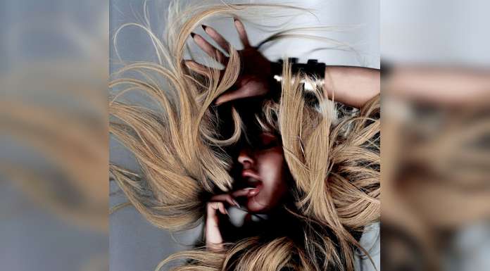 ELLIE GOULDING regresa con su nuevo sencillo “BLACK PRADA DRESS”