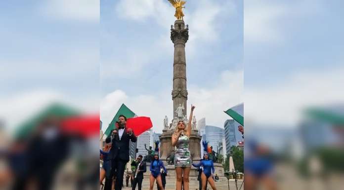 LA SONORA SANTANERA cimbró con su música EL ÁNGEL DE LA INDEPENDENCIA